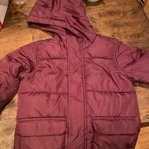 Old Navy Puffer coat boys Size S (6-7) maroon color